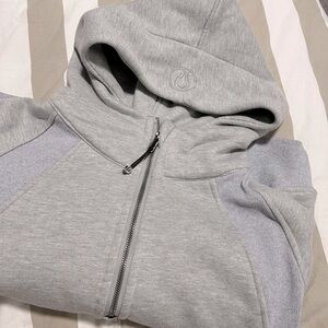 Half-zip Hoodie with hairtie